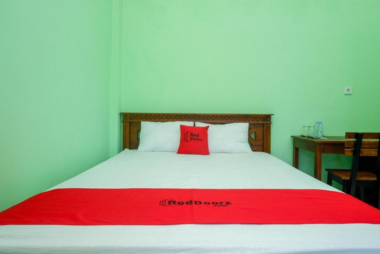 Готель Reddoorz Syariah Near Monumen Jogja Kembali Kejayan Екстер'єр фото