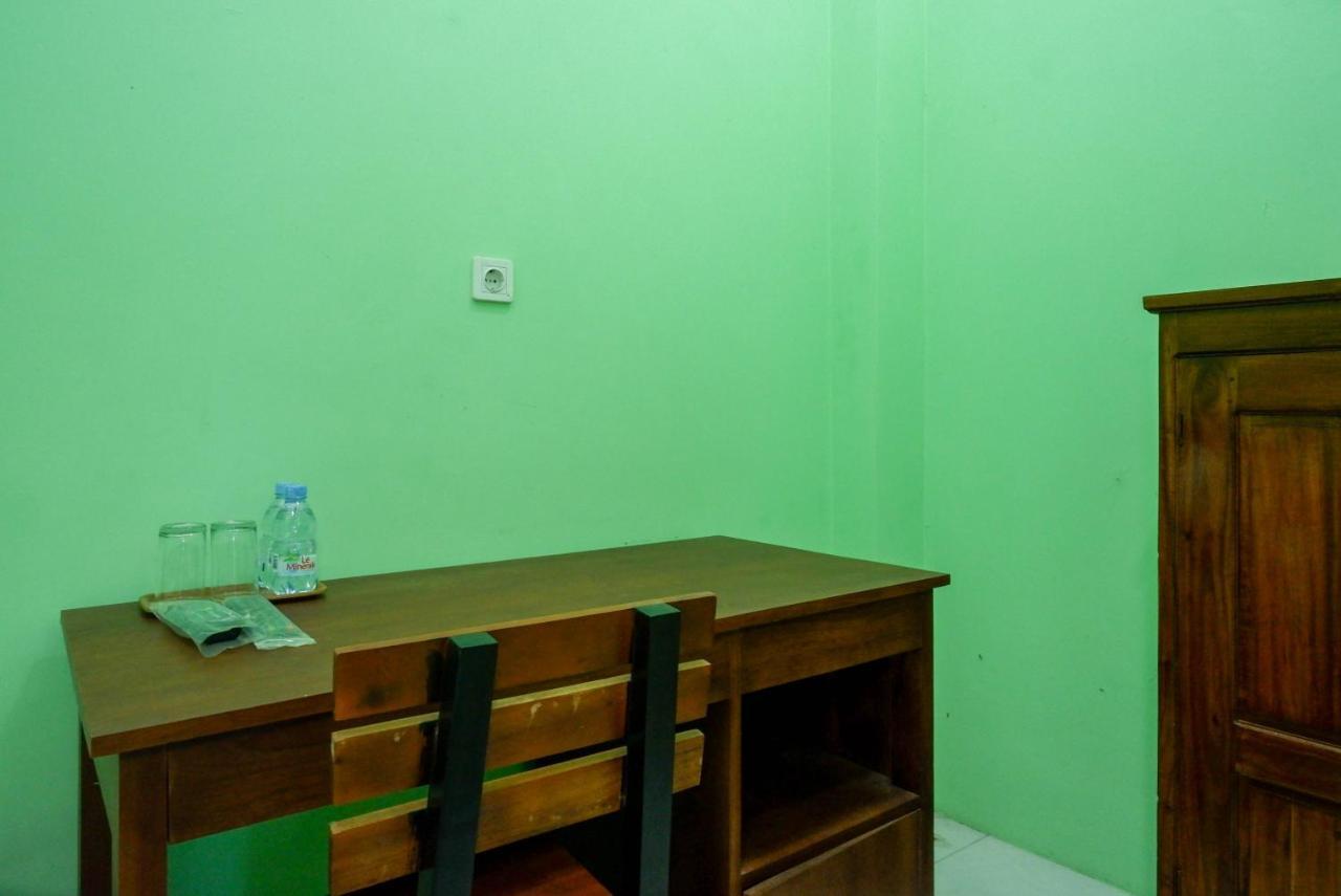 Готель Reddoorz Syariah Near Monumen Jogja Kembali Kejayan Екстер'єр фото