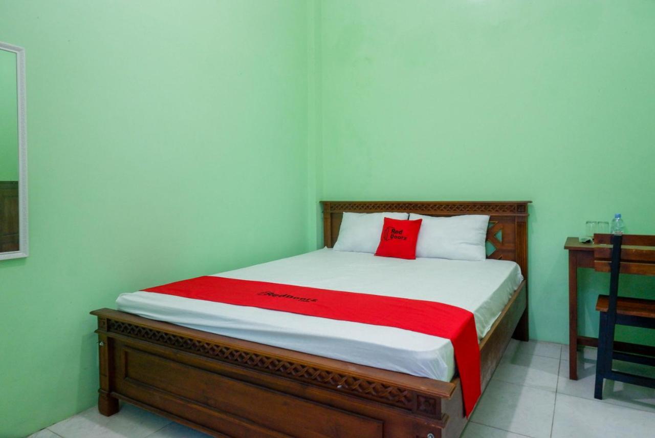 Готель Reddoorz Syariah Near Monumen Jogja Kembali Kejayan Екстер'єр фото